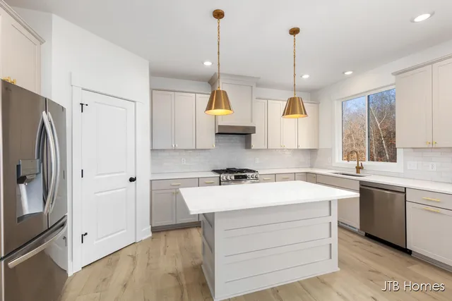 $629,900 | 5970 Claymont Court Southeast, Caledonia, MI 49316