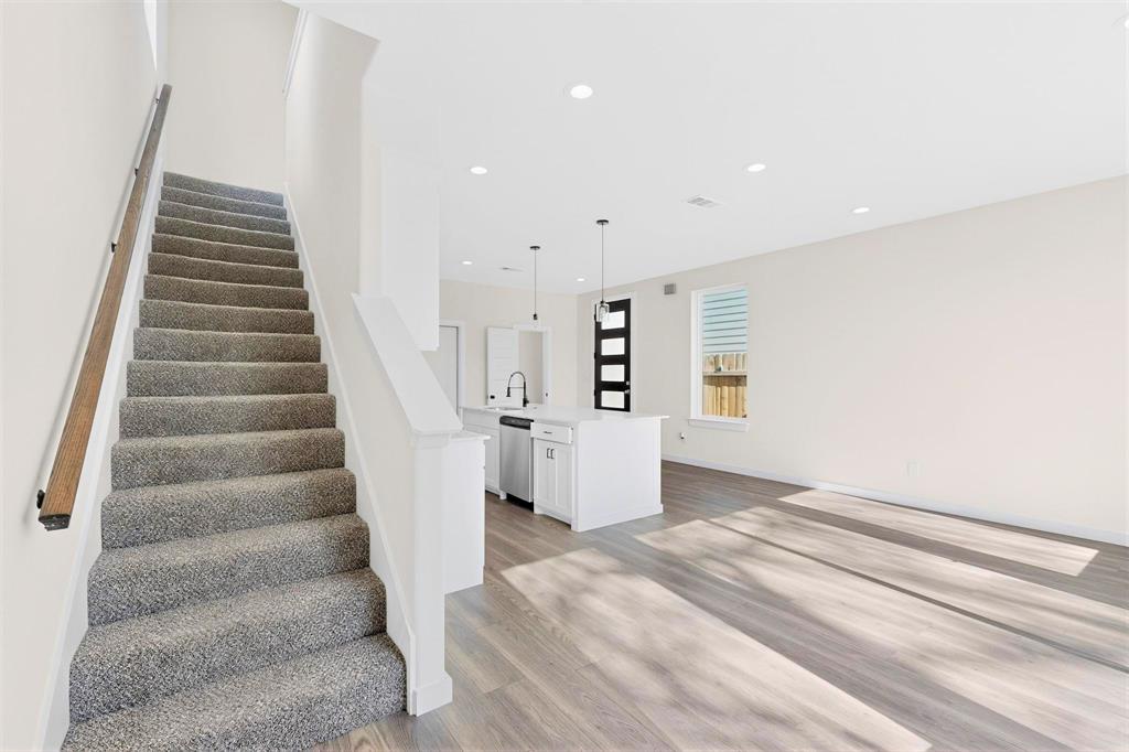 3002 Rochester Street Dallas, TX 75215 - Photo 8 of 40