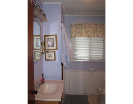 23 Onondega Road Narragansett, RI 02882 - Photo 16 of 20 Bathroom.