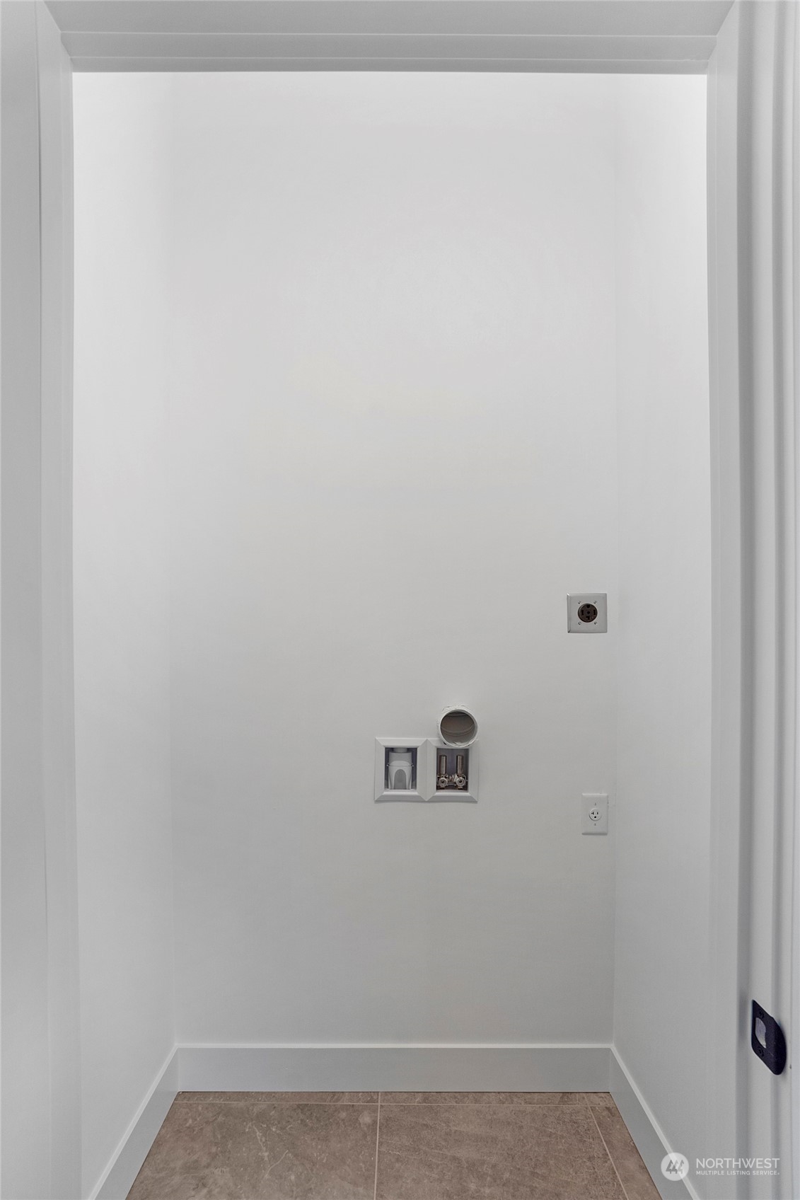 1619 3rd Avenue West Seattle, WA 98119 - Photo 20 of 28 a view of a small space