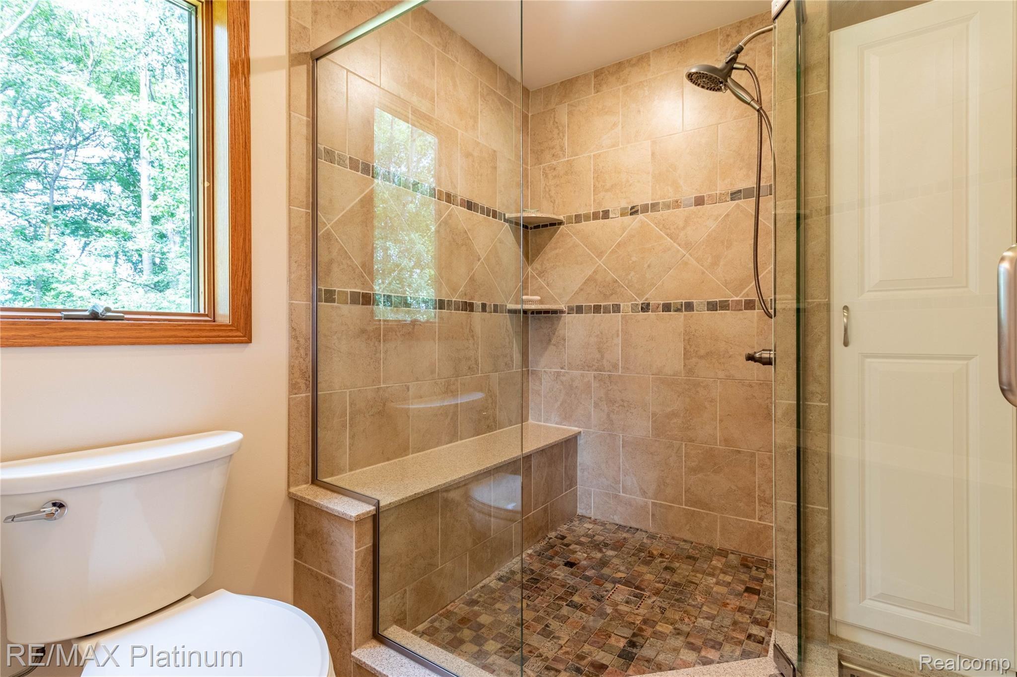 2467 Botsford Road Howell, MI 48855 - Photo 30 of 50 31.MasterBath