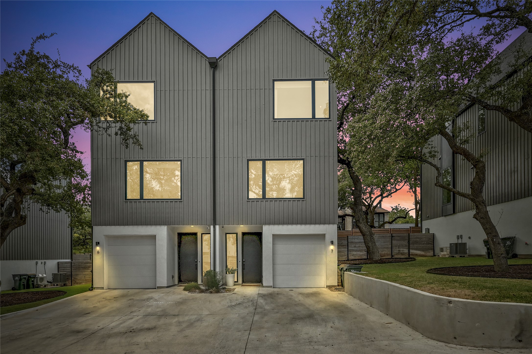 410 West Alpine Road, Unit 7 Austin, TX 78704 - Photo 24 of 26 a front view of a house with garden
