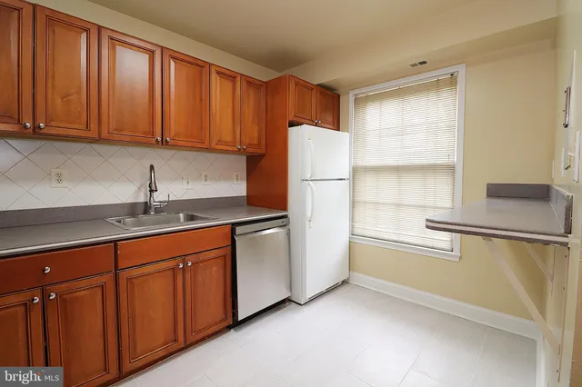 $2,100 | 6010 Westchester Park Drive, Unit T2, College Park, MD 20740