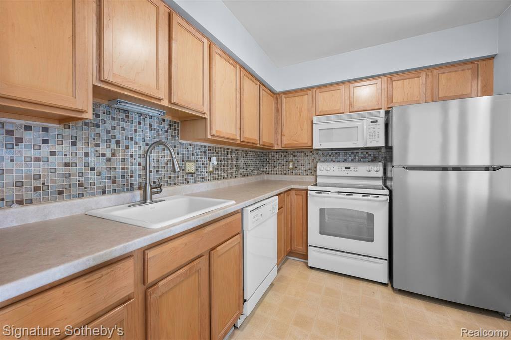 475 Baldwin Avenue, Unit 26 Rochester, MI 48307 - Photo 9 of 17