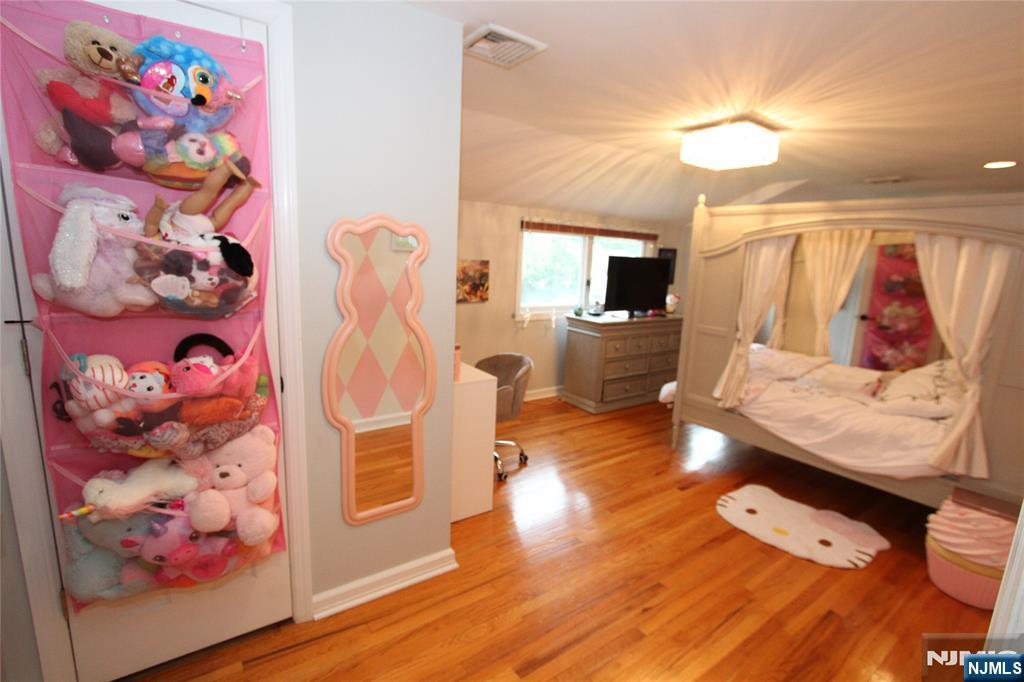 7 Stuart Street Waldwick, NJ 07463 - Photo 34 of 49