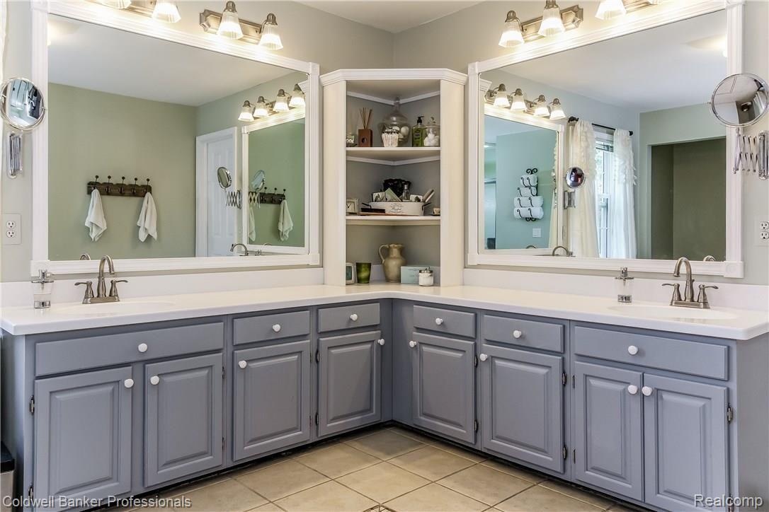 1141 Hathaway Rising Rochester, MI 48306 - Photo 31 of 50 031-Updated_Master_Bath-5947784-large.jpg