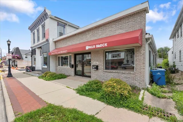 $23,436 | 204 West Main Street, Waunakee, WI 53597