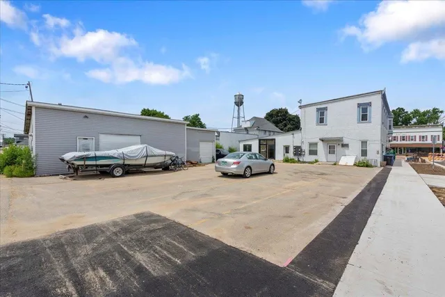 $23,436 | 204 West Main Street, Waunakee, WI 53597