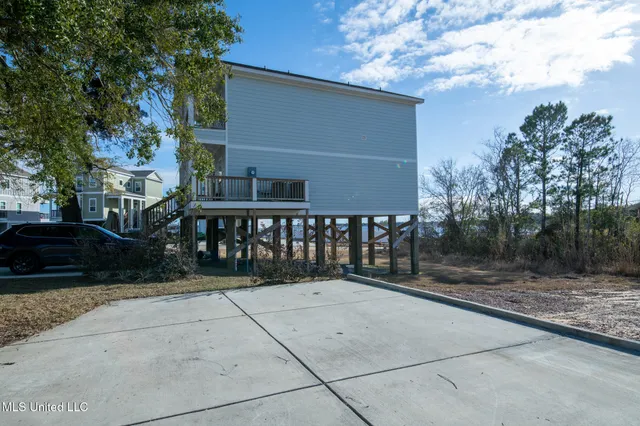 $449,500 | 759 Bay Breeze Drive, Biloxi, MS 39532