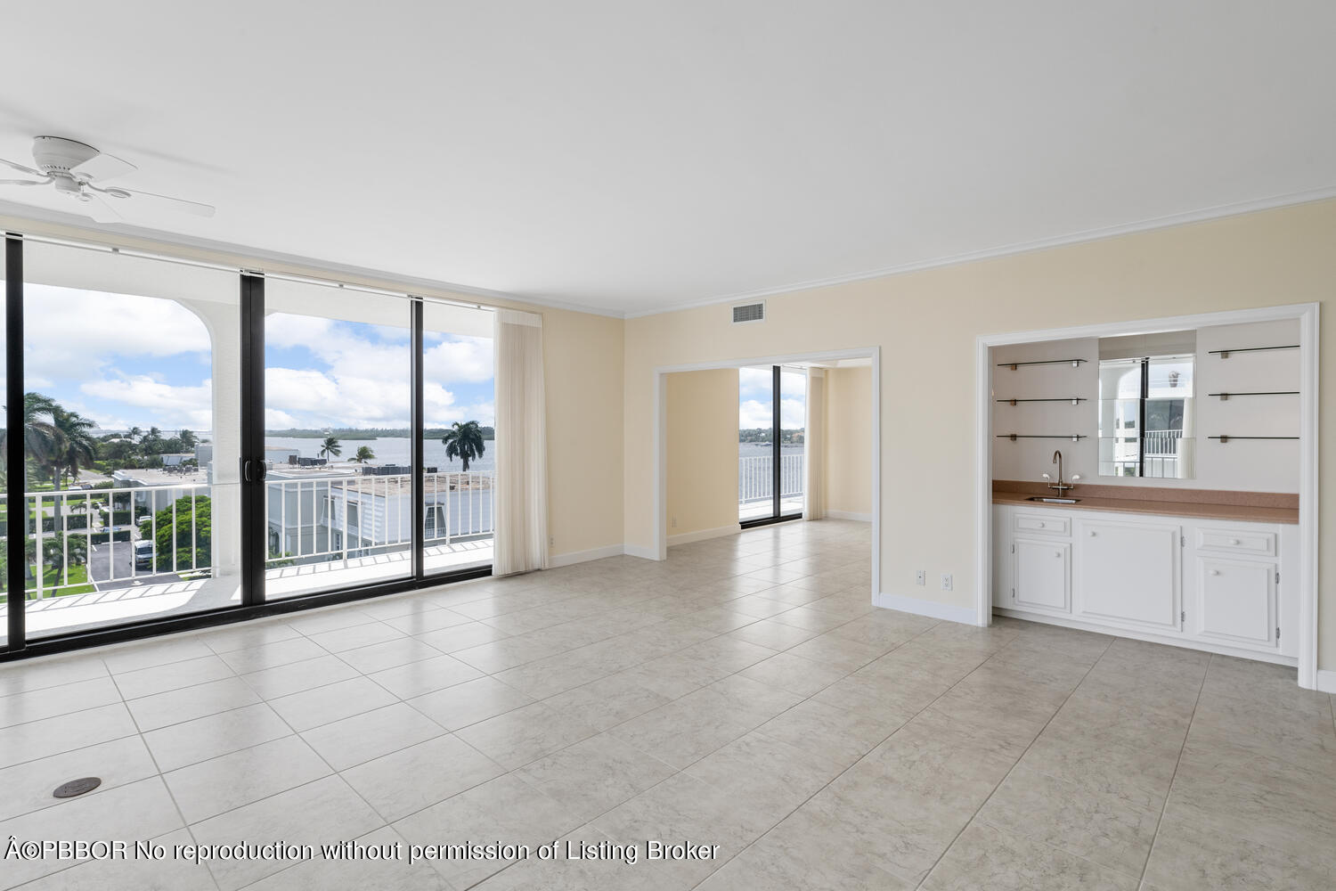 2150 Ibis Isle Road, Unit PH 4 Palm Beach, FL 33480 - Photo 5 of 34 2150 Ibis Isle Rd PH4 Palm-large-004-004