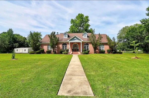 $389,000 | 100 Willow Oaks Drive, Headland, AL 36345