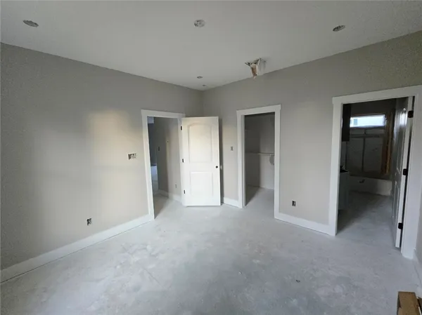 a view of empty room with window