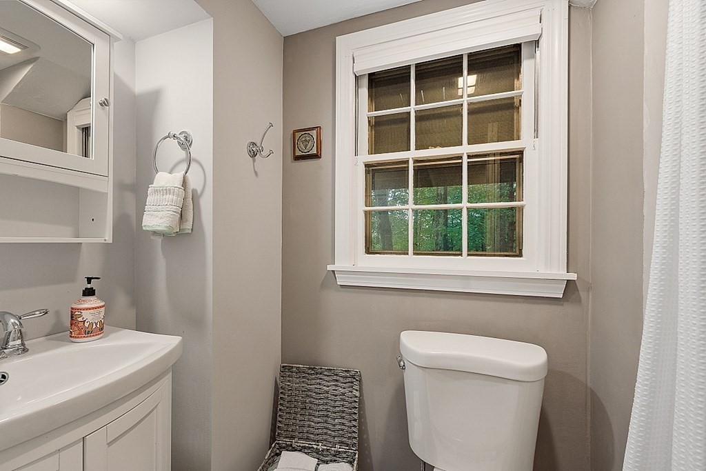 34 Leslie Road Worcester, MA 01605 - Photo 24 of 29 Gallery Image 24