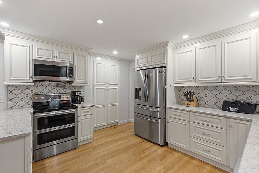 34 Leslie Road Worcester, MA 01605 - Photo 8 of 29 Gallery Image 8