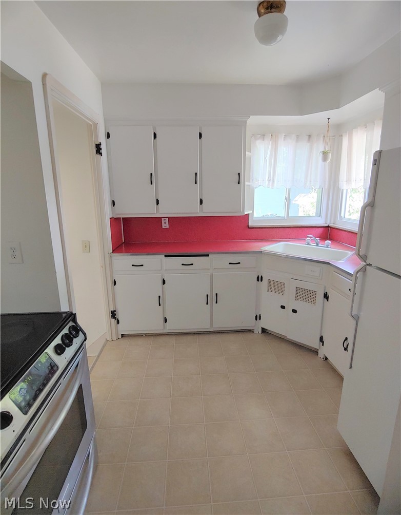 4659 Anderson Road Cleveland, OH 44121 - Photo 6 of 16
