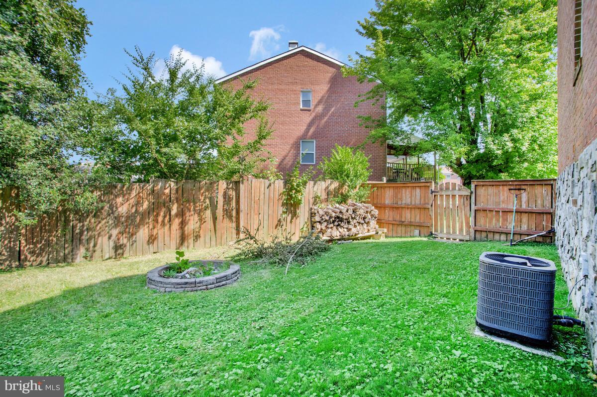 712 Seawall Road Baltimore, MD 21221 - Photo 32 of 36 Side Yard
