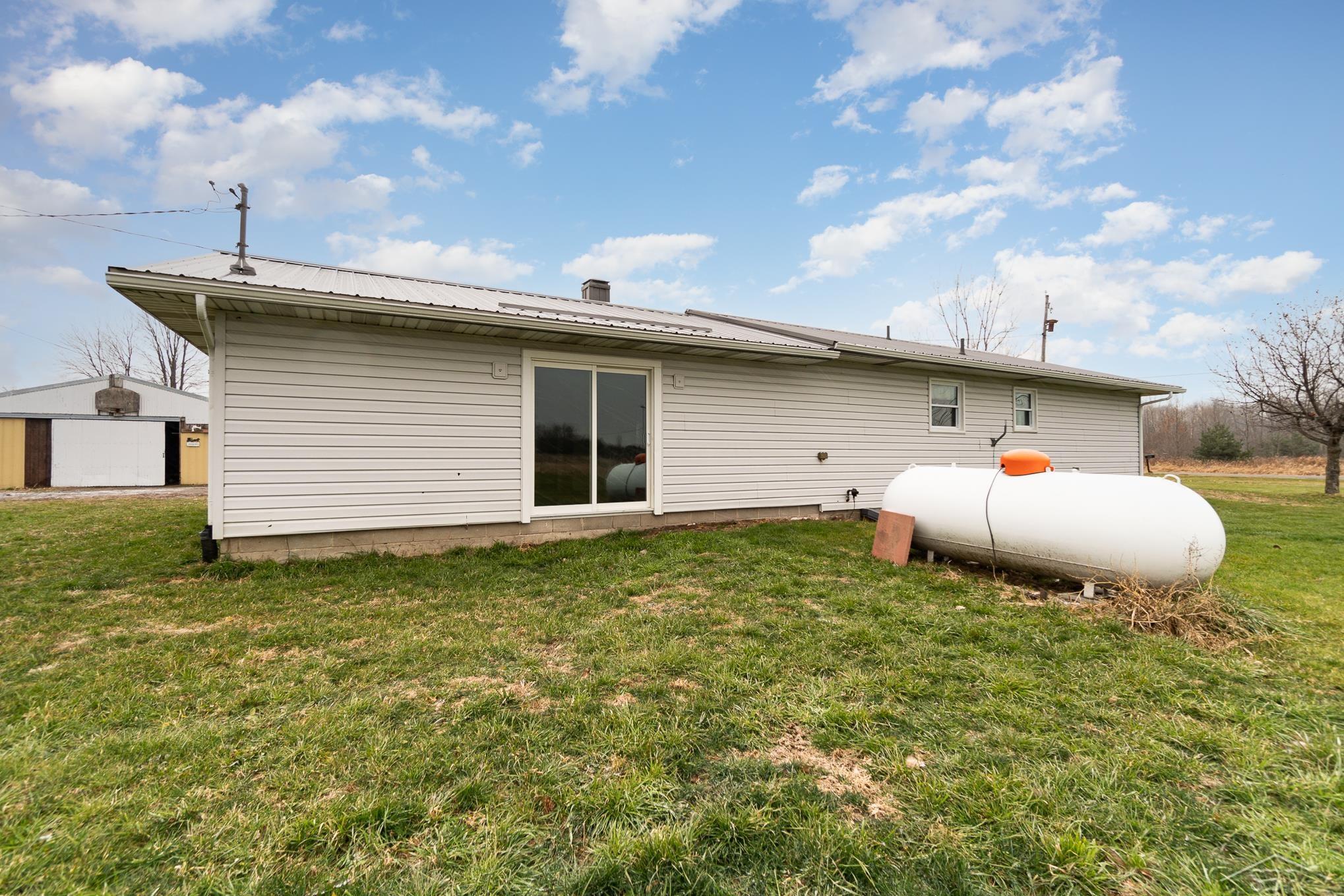17295 Geddes Road Hemlock, MI 48626 - Photo 22 of 30 50098933-21.JPG