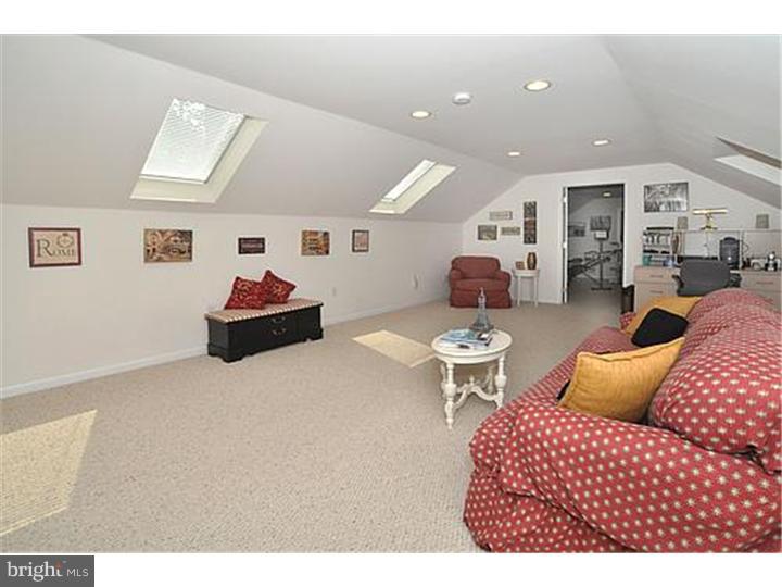 1259 Rydal Road Rydal, PA 19046 - Photo 17 of 24