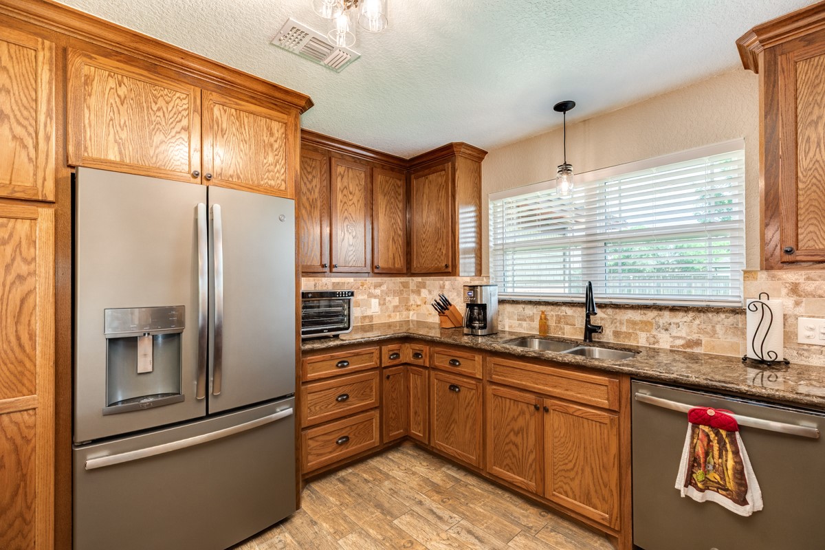 1412 Buchta Road Angleton, TX 77515 - Photo 30 of 48