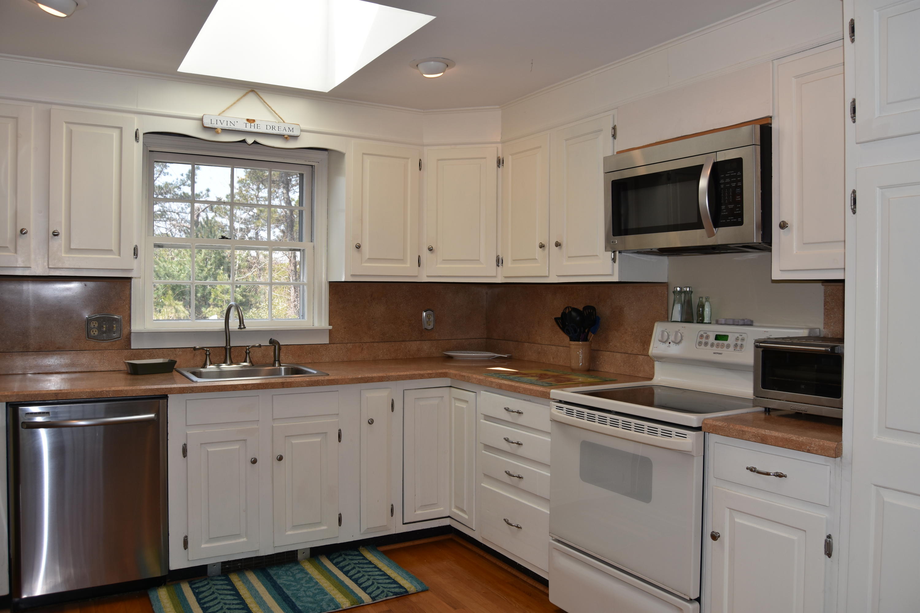 18 Paddock Pond Road Harwich, MA 02645 - Photo 8 of 34 kitchen2