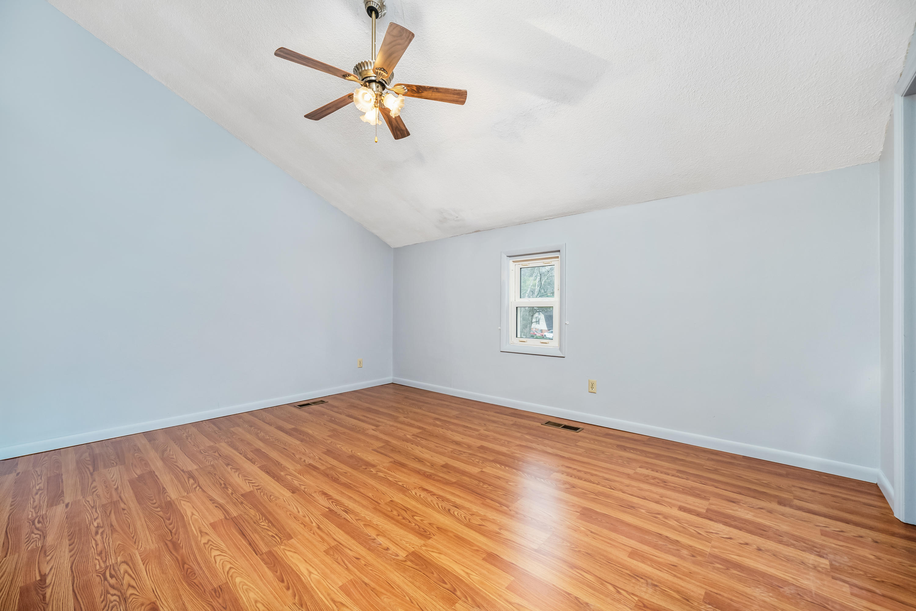 340 Sneed Hill Road Elizabethton, TN 37643 - Photo 17 of 33 340SneedHillRoad,Elizabethton(31of42)