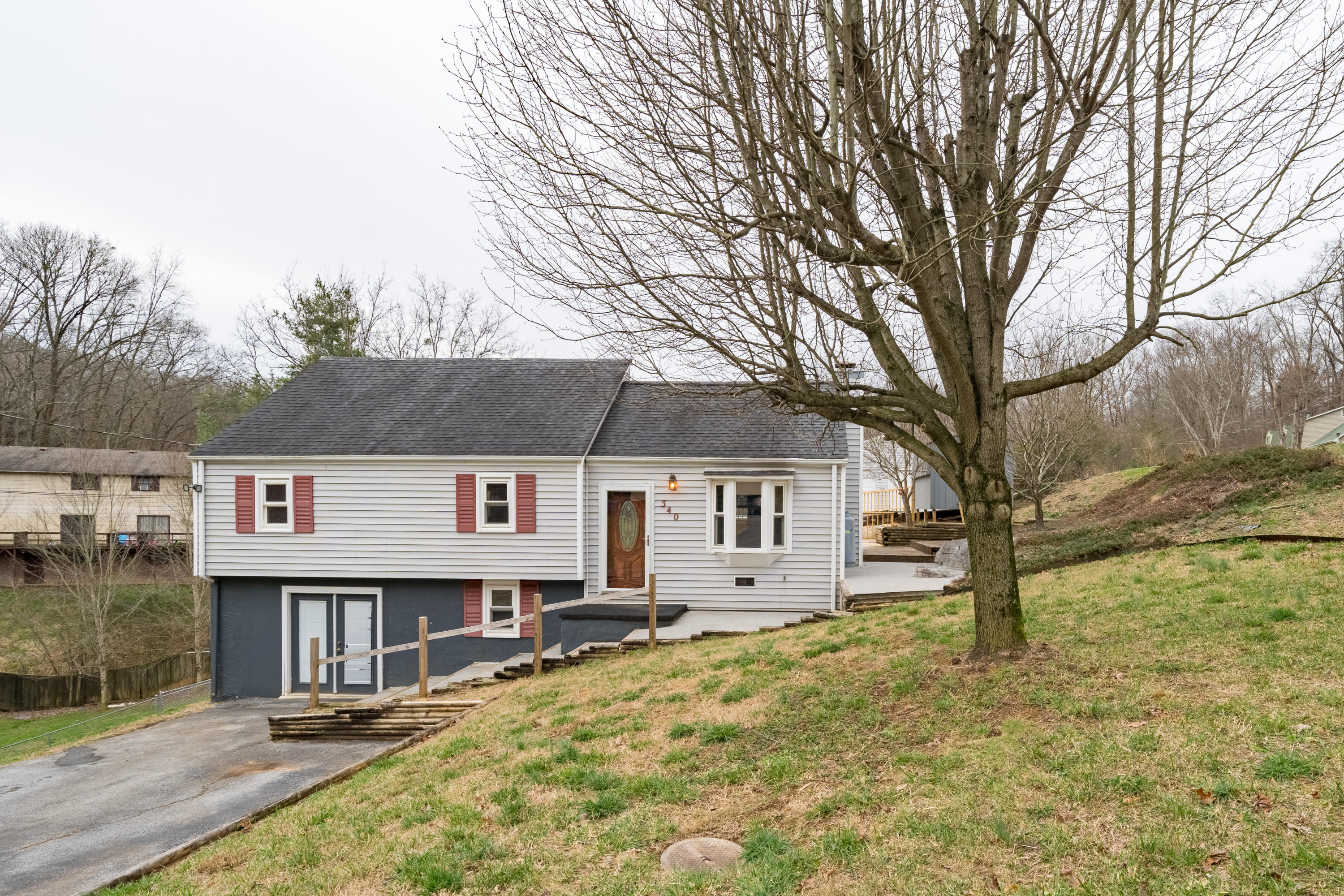 340 Sneed Hill Road Elizabethton, TN 37643 - Photo 3 of 33 340SneedHillRoad,Elizabethton(3of42)