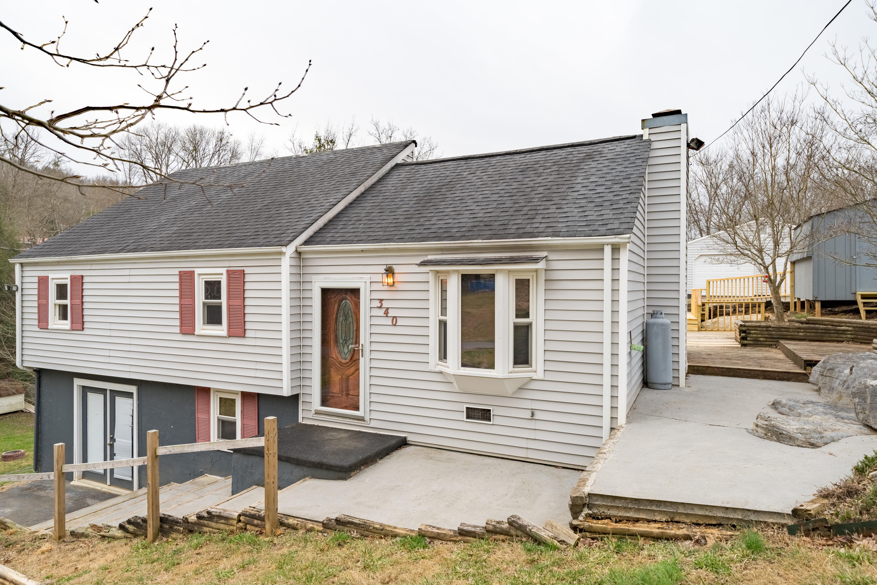 340 Sneed Hill Road Elizabethton, TN 37643 - Photo 5 of 33 340SneedHillRoad,Elizabethton(8of42)