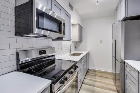 $165,000 | 835 Ridge Avenue, Unit 205, Evanston, IL 60202