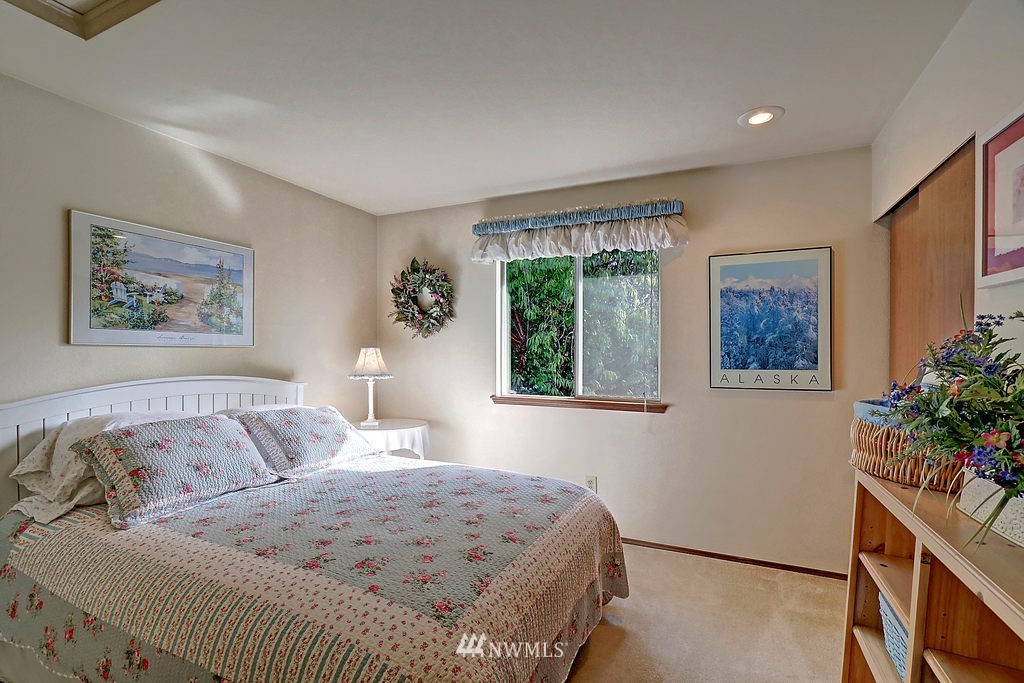 2424 182nd Place Southeast Bothell, WA 98012 - Photo 13 of 17 Gallery Image 13