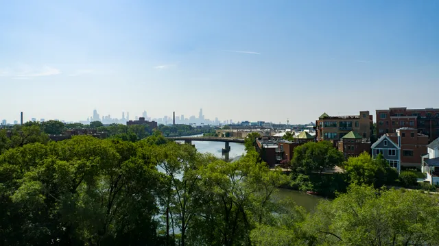 $2,000,000 | 2235 West Oakdale Avenue, Unit 18B, Chicago, IL 60618