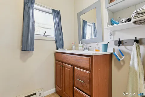 $315,000 | 31 Grand Street, New London, CT 06320