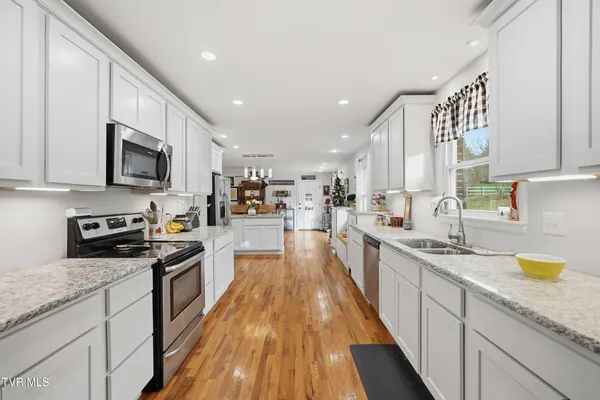 $427,000 | 270 Bogey Drive, Abingdon, VA 24211