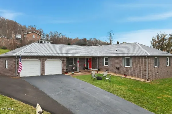 $427,000 | 270 Bogey Drive, Abingdon, VA 24211