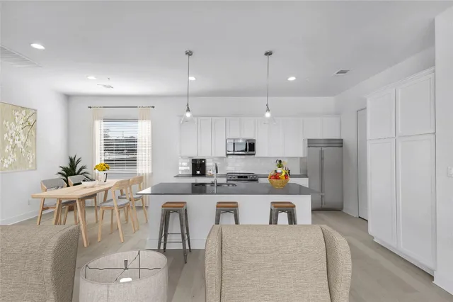 $2,750 | 2050 Lohmans Spur Road, Unit 402, Austin, TX 78734