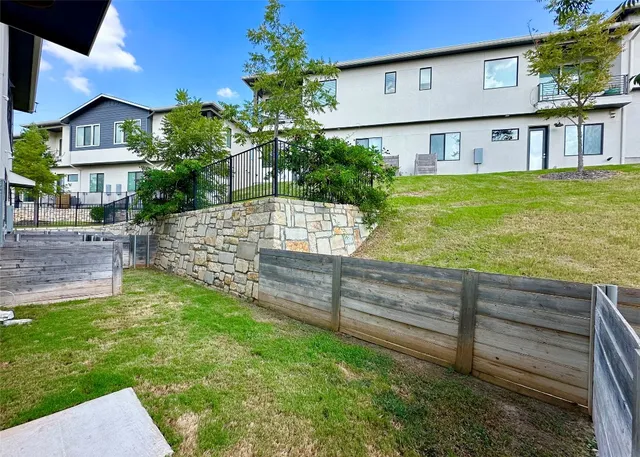 $2,750 | 2050 Lohmans Spur Road, Unit 402, Austin, TX 78734