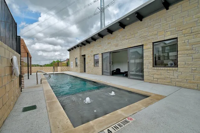 $2,750 | 2050 Lohmans Spur Road, Unit 402, Austin, TX 78734