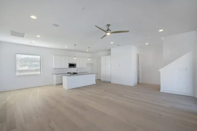 $2,750 | 2050 Lohmans Spur Road, Unit 402, Austin, TX 78734