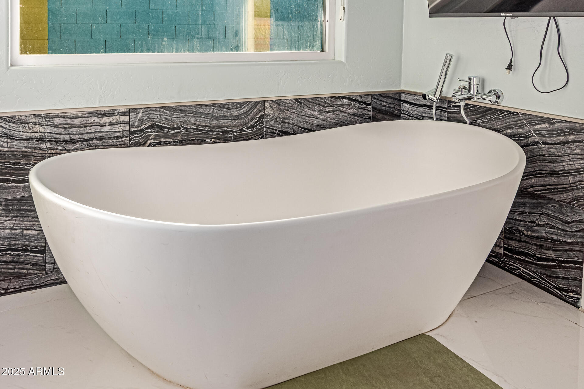 12528 North 78th Street Scottsdale, AZ 85260 - Photo 24 of 62 a close up of a sink