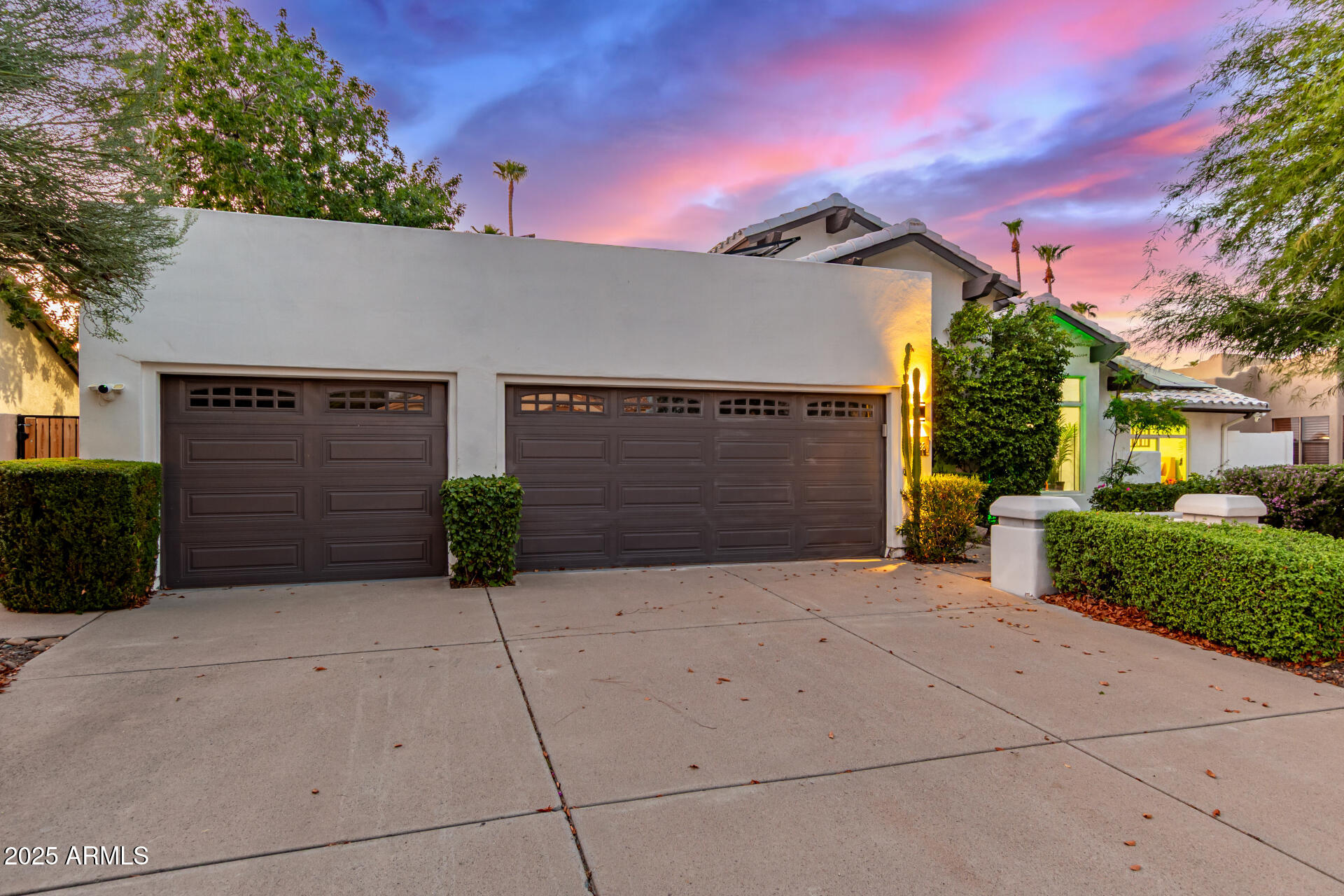 12528 North 78th Street Scottsdale, AZ 85260 - Photo 3 of 62 front view of a house with a garage
