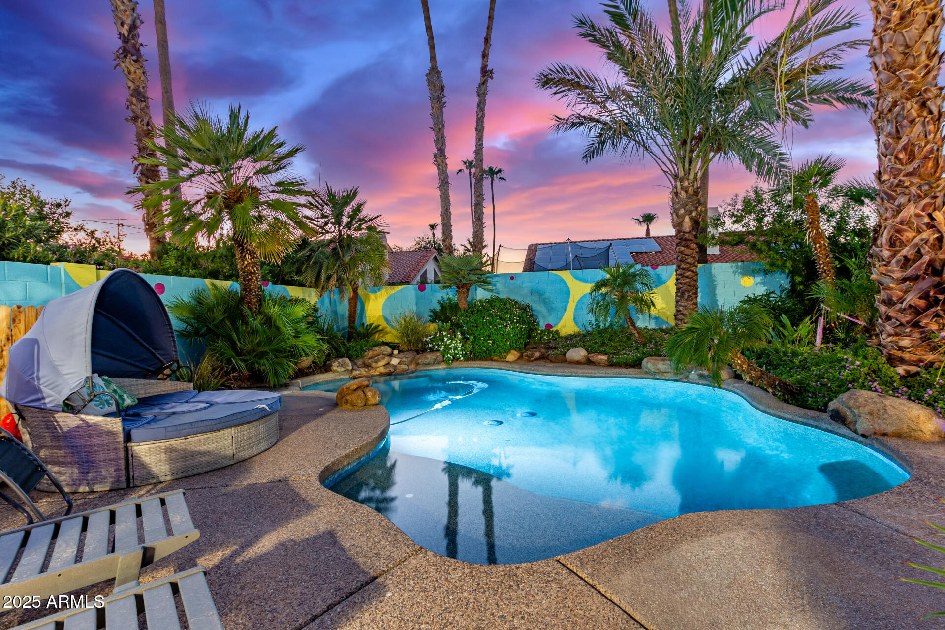 12528 North 78th Street Scottsdale, AZ 85260 - Photo 5 of 62 a view of a swimming pool with a patio