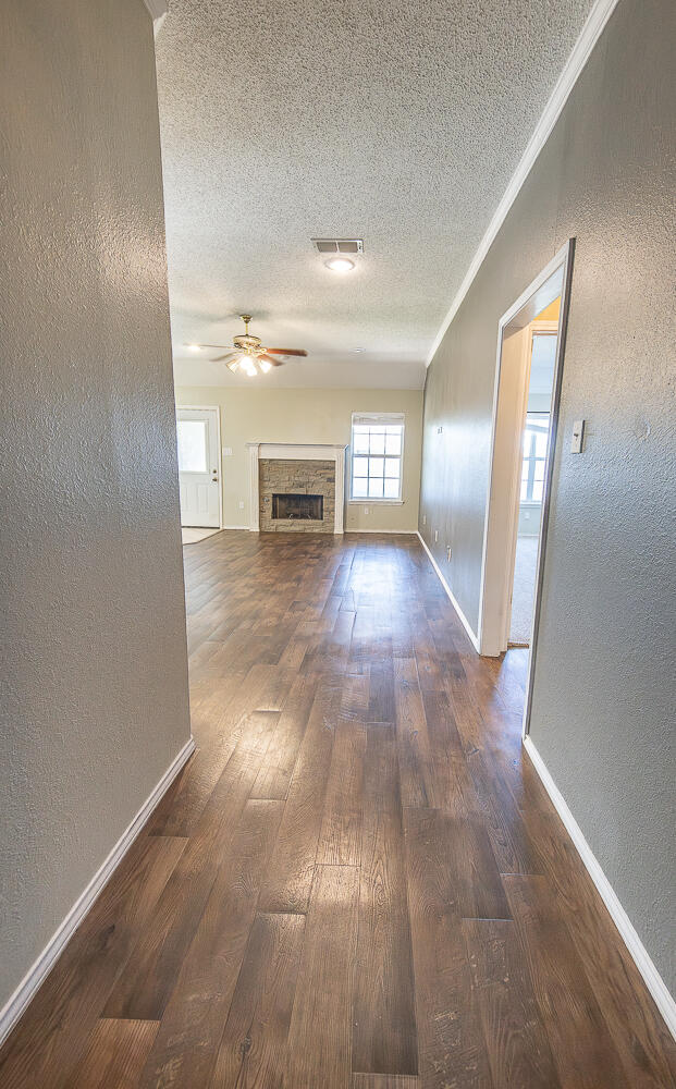 2923 85th Street Lubbock, TX 79423 - Photo 2 of 23 2L9A5916