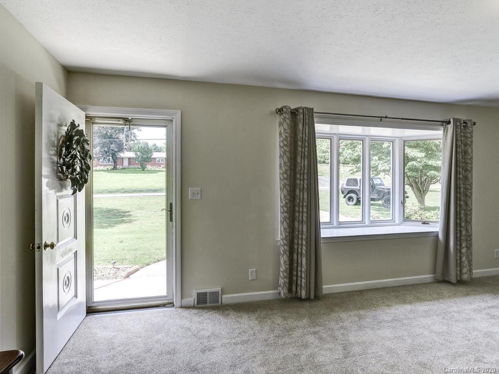 110 Christ School Road Arden, NC 28704 - Photo 5 of 45 Gallery Image 5