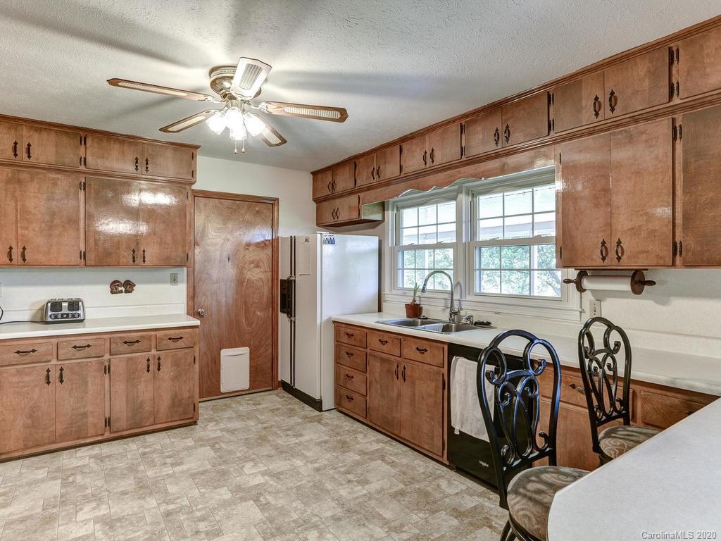 110 Christ School Road Arden, NC 28704 - Photo 9 of 45 Gallery Image 9