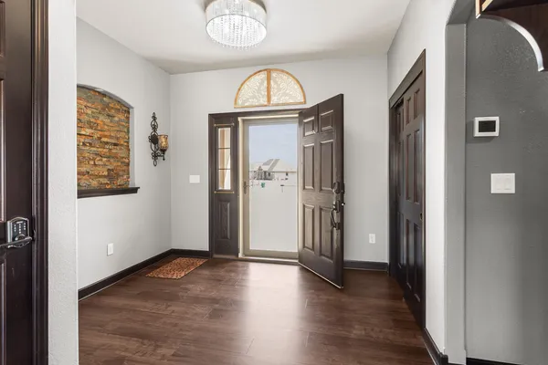 $849,900 | N88W18648 Duke Street, Menomonee Falls, WI 53051