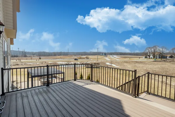 $849,900 | N88W18648 Duke Street, Menomonee Falls, WI 53051