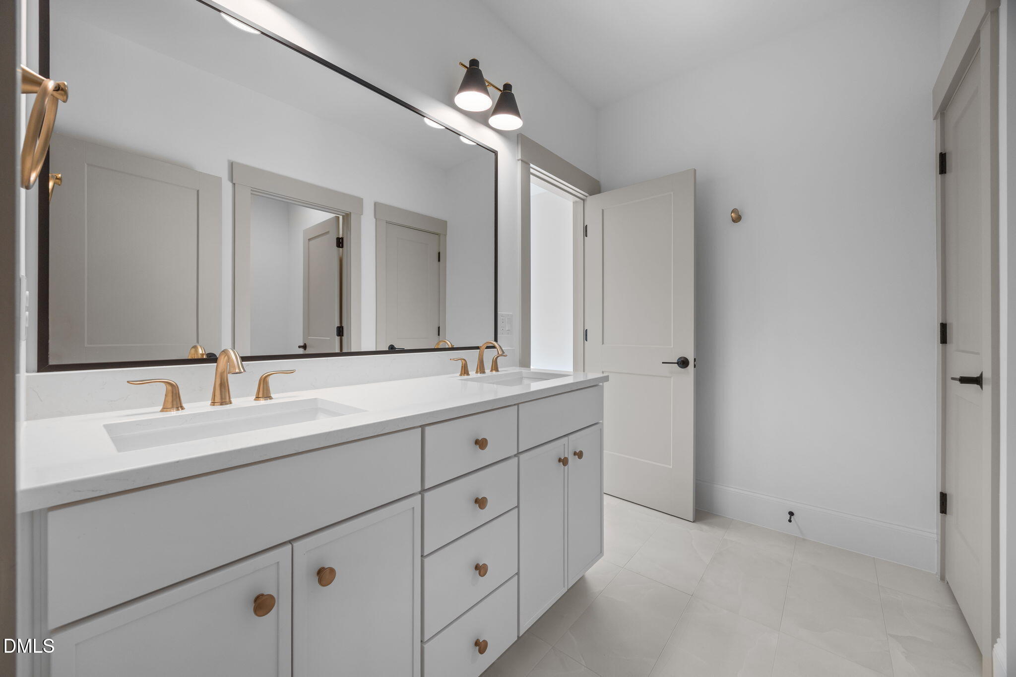 1318 Ivy Lane Raleigh, NC 27609 - Photo 31 of 46 52-web-or-mls-IMG_2080