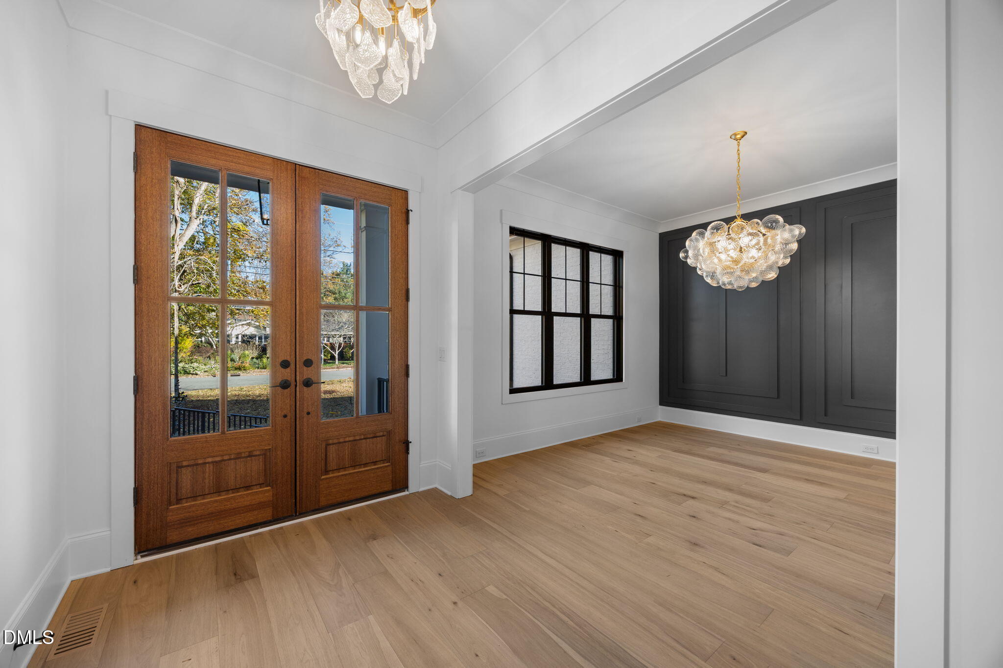 1318 Ivy Lane Raleigh, NC 27609 - Photo 5 of 46 17-web-or-mls-IMG_1972