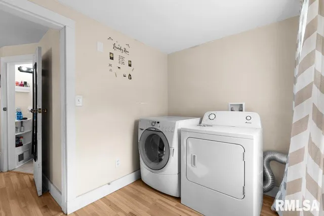 $90,000 | 2427 32nd Street, Moline, IL 61265