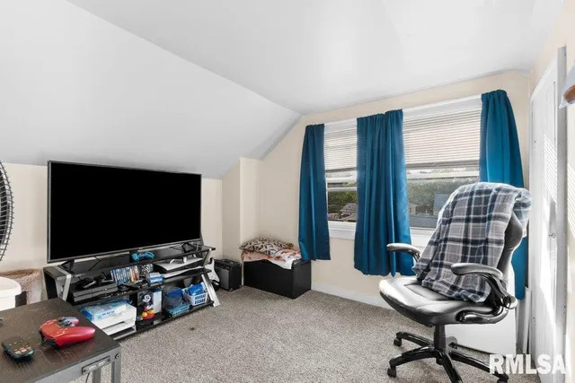 $90,000 | 2427 32nd Street, Moline, IL 61265