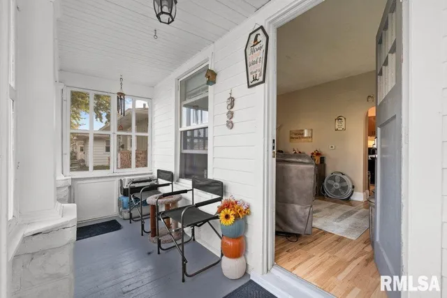 $90,000 | 2427 32nd Street, Moline, IL 61265